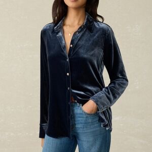 Faherty Stretch Silk Velvet Genevieve Button Up Shirt in Navy Women's Large NWT
